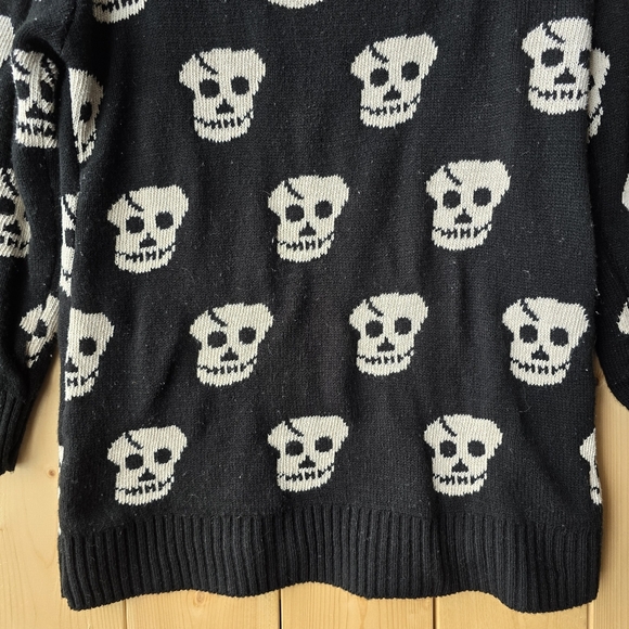 Whisper Skull Gothic Halloween Open Front Acrylic Sweater Cardigan Small - Picture 8 of 11